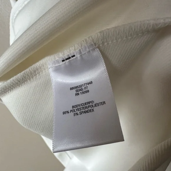 EUC NEW Simply Styled Cream Sleeveless Top Stretchy Ribbed V Neck Fitted Tank - Picture 7 of 9